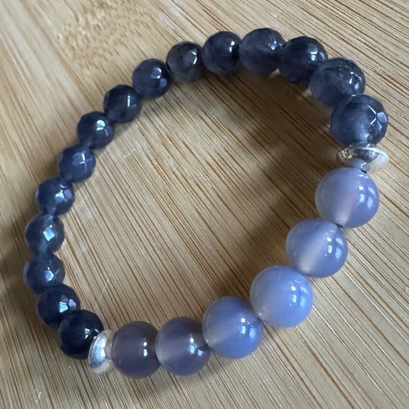 Faceted Sodalite and Smooth Agate Stretch Bracelet w/ Sterling Silver Spacers - Picture 4 of 6